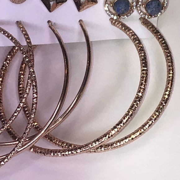 Charlotte Russe Gold Hoop Stud Earrings - Picture 4 of 5